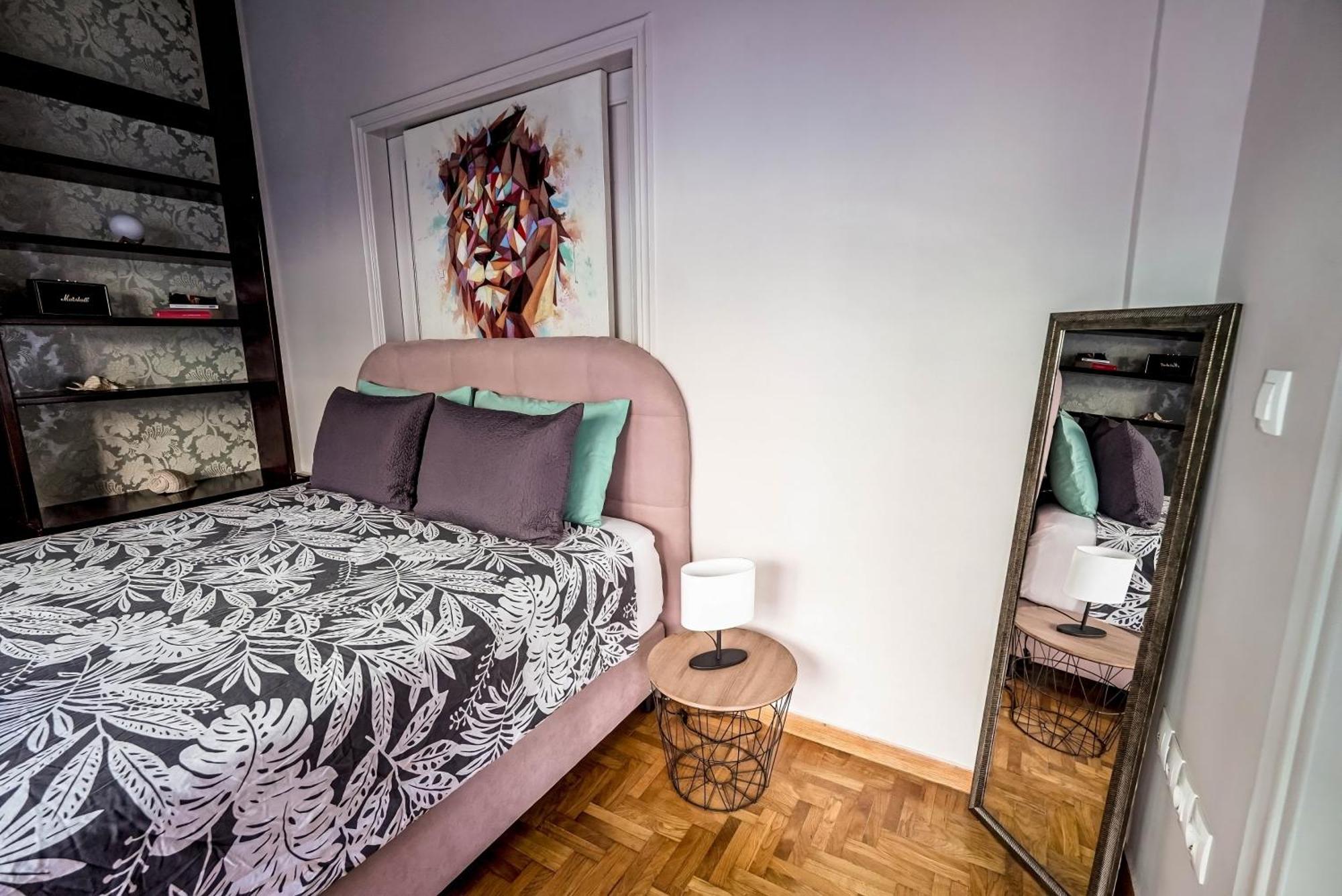 Economy Shared A In * Афины